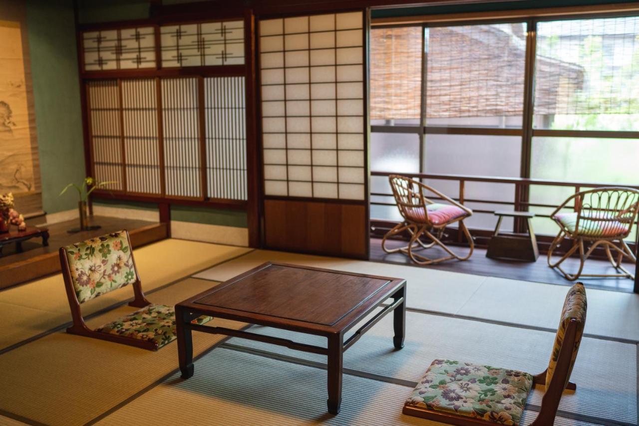 Machiya Guest House Carta Kanazawa Buitenkant foto