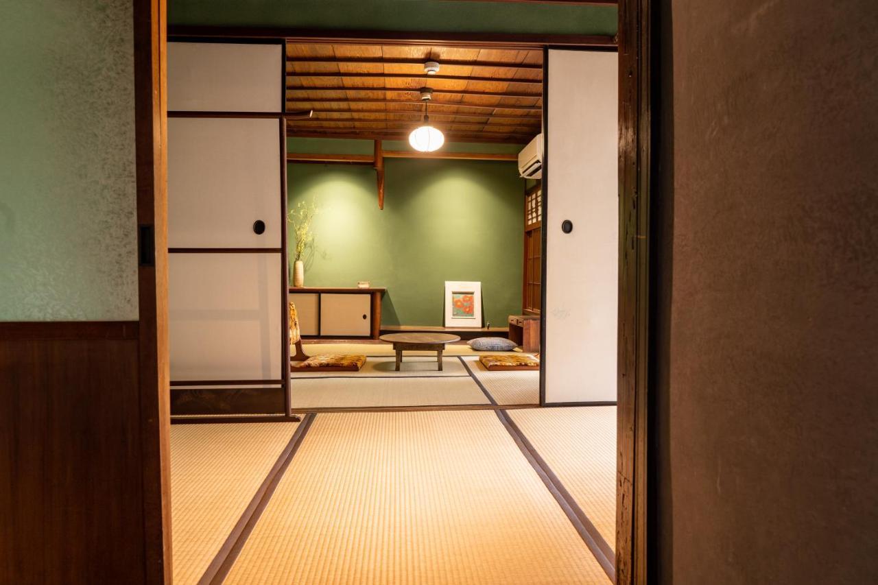 Machiya Guest House Carta Kanazawa Buitenkant foto